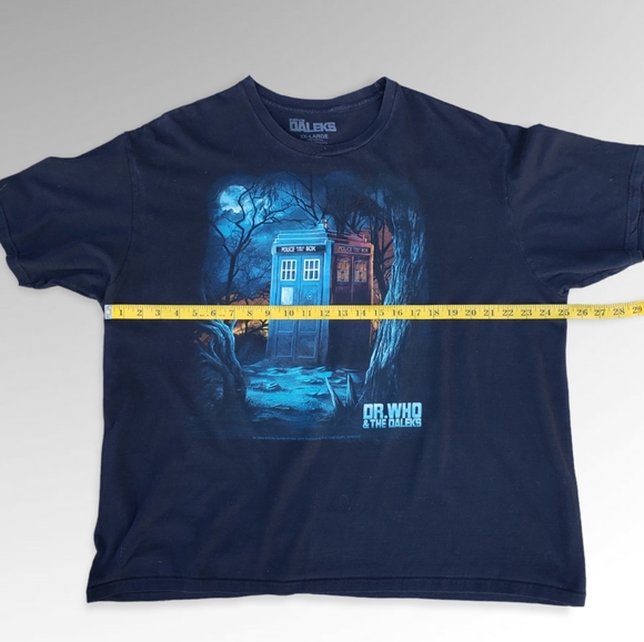Dr Who & the Black Tardis Tee - Picture 5 of 6